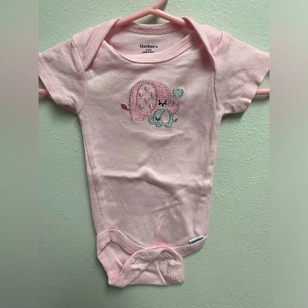 Gerber Elephant 3 piece onesie set - Picture 4 of 10